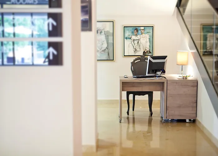 Astoria Superior Hotel 3*